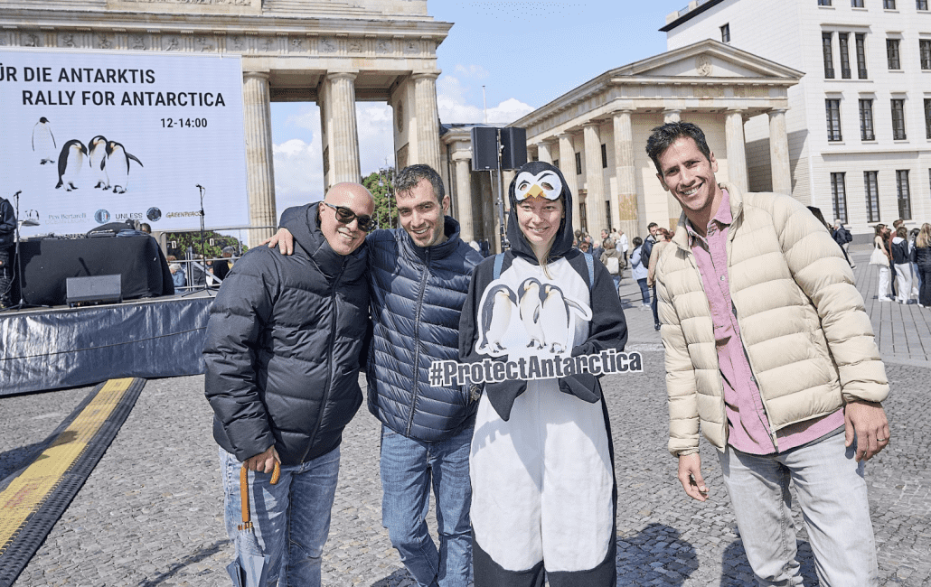 Rally for Antarctica, May 2022. Brandenburg Gate, Berlin. Photo: Saskia Uppenkamp.
